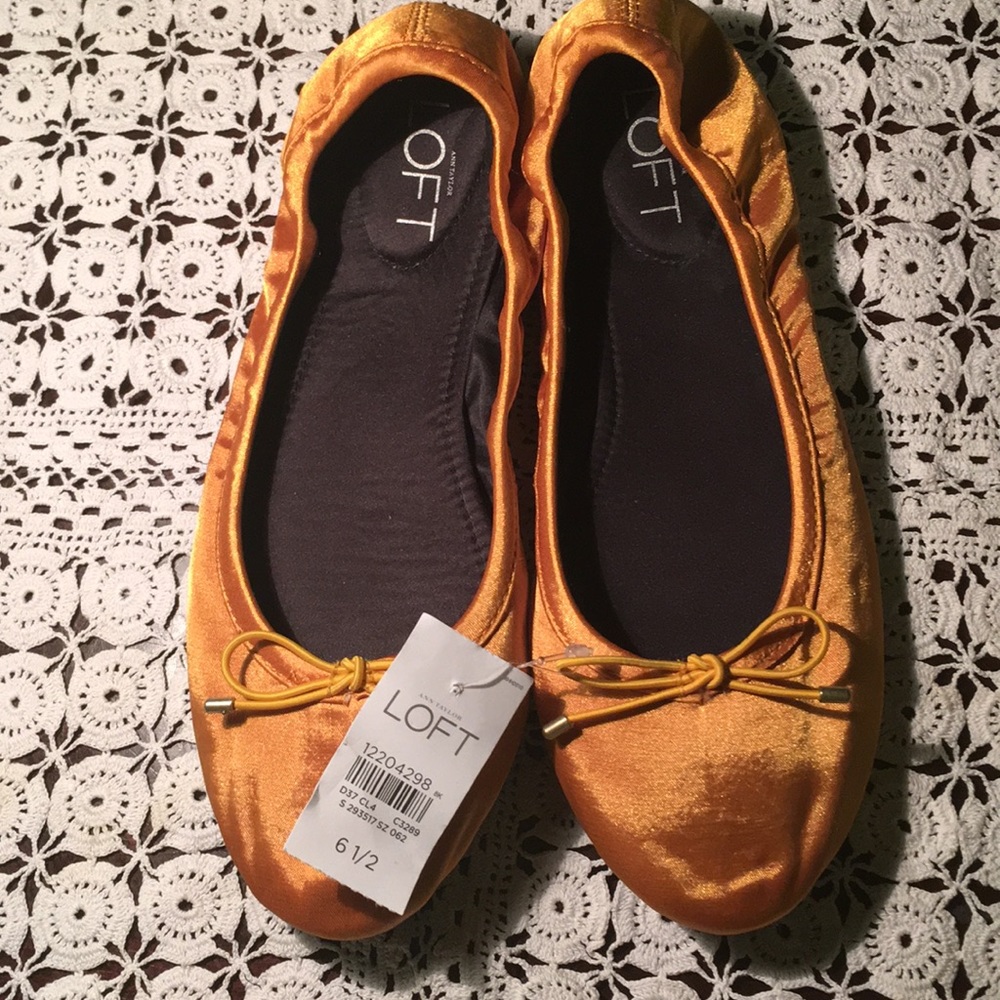 LOFT Golden Color Flat Ballerinas.  6.5 NWT